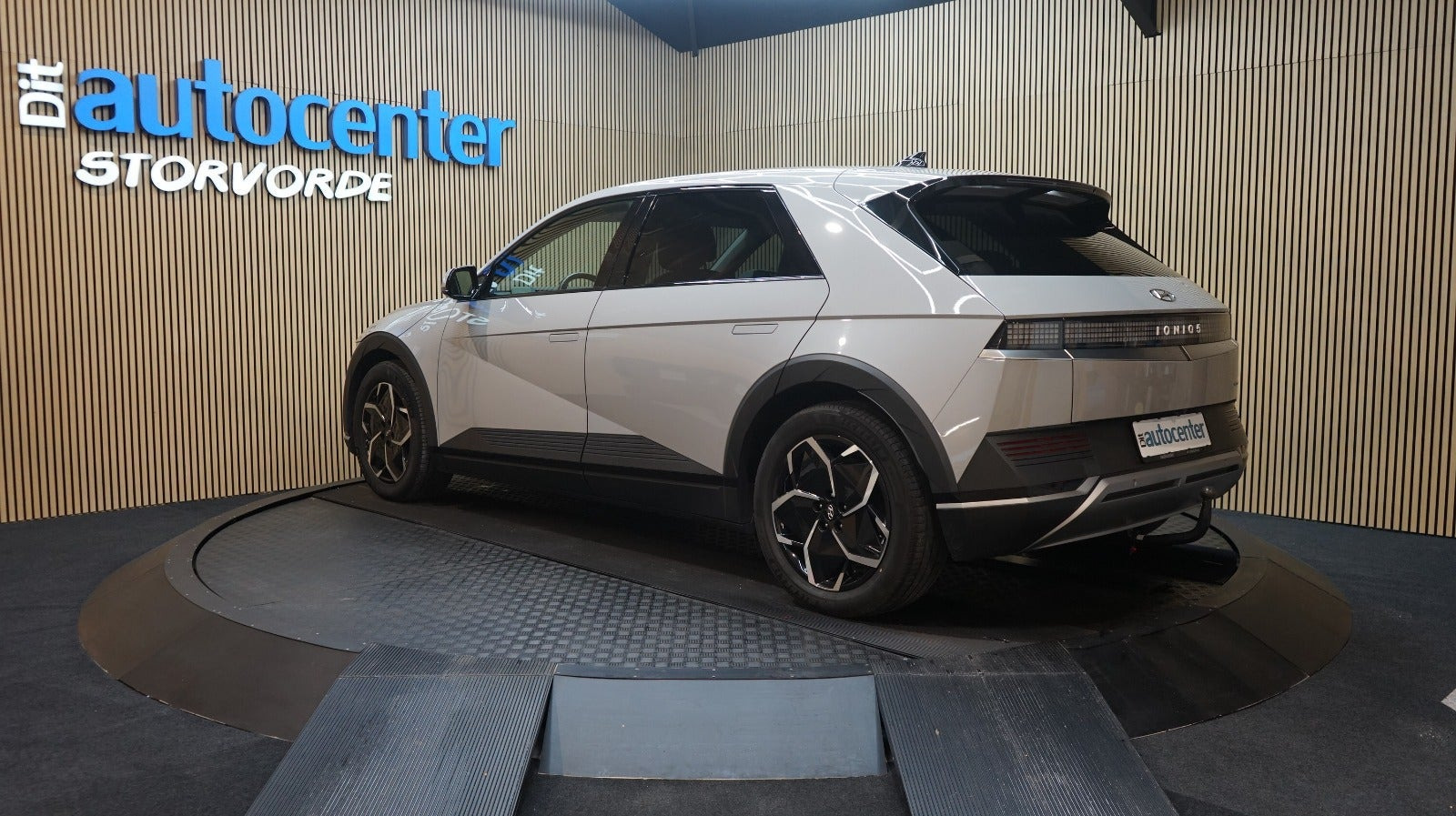 Sølv Hyundai Ioniq 5 fra 2023