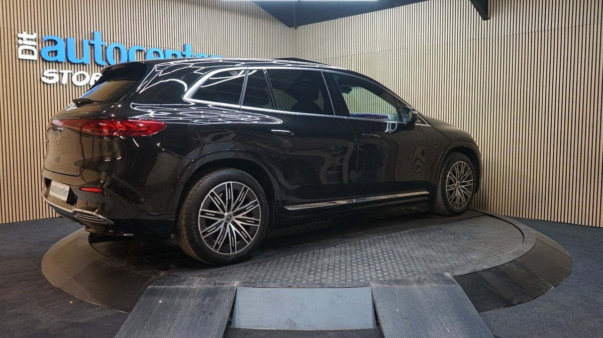 Sort Mercedes EQS450+ SUV fra 2023
