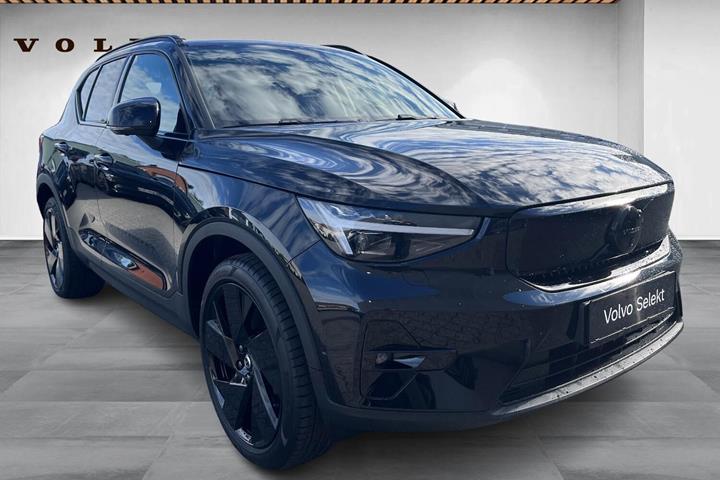 Sort Volvo EX40 fra 2025