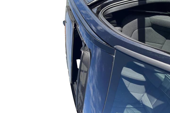 Sort Volvo EX40 fra 2025
