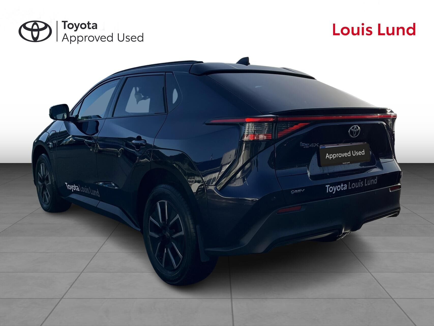 Blå Toyota BZ4X fra 2026