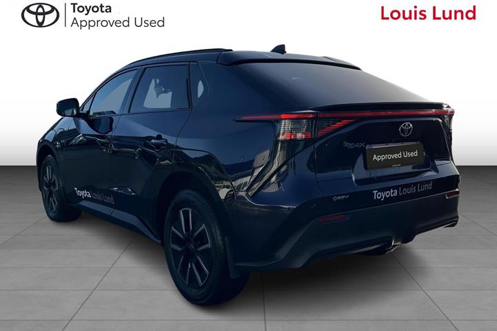 Blå Toyota BZ4X fra 2026