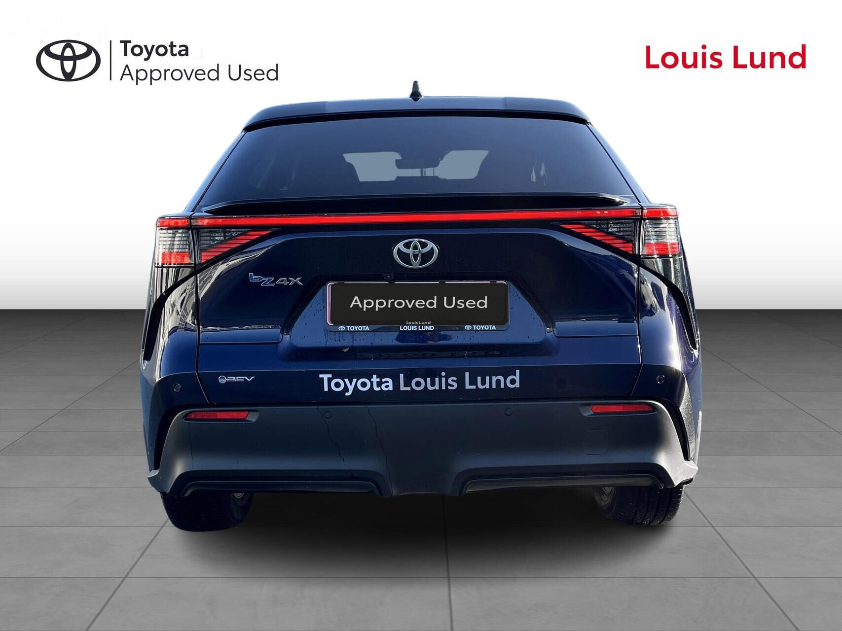 Blå Toyota BZ4X fra 2026