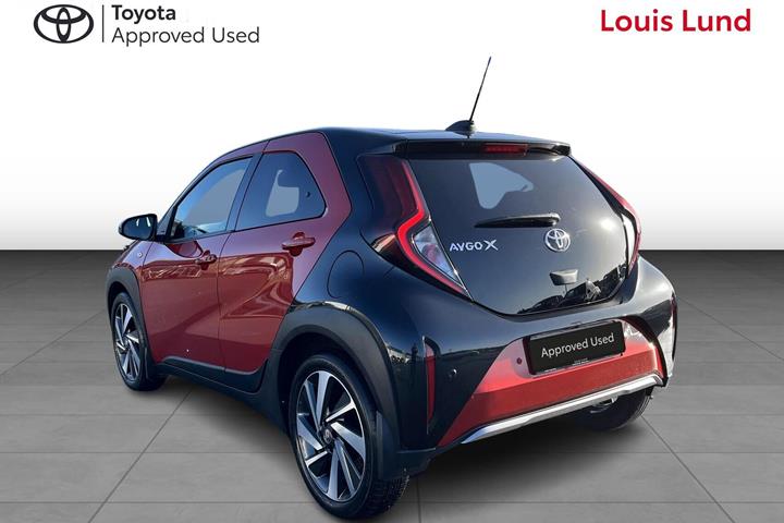 Rød Toyota Aygo X fra 2023