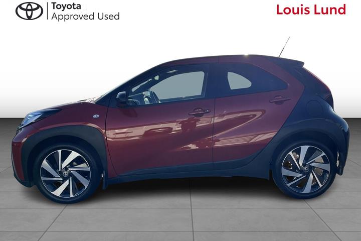 Rød Toyota Aygo X fra 2023