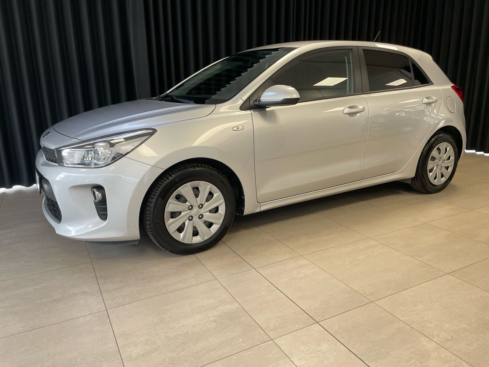 Sølv Kia Rio fra 2020