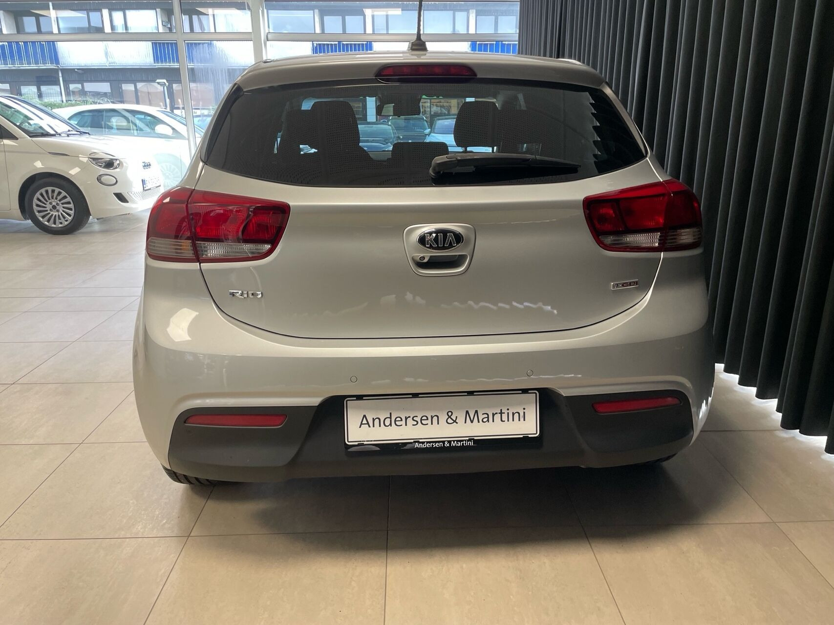 Sølv Kia Rio fra 2020