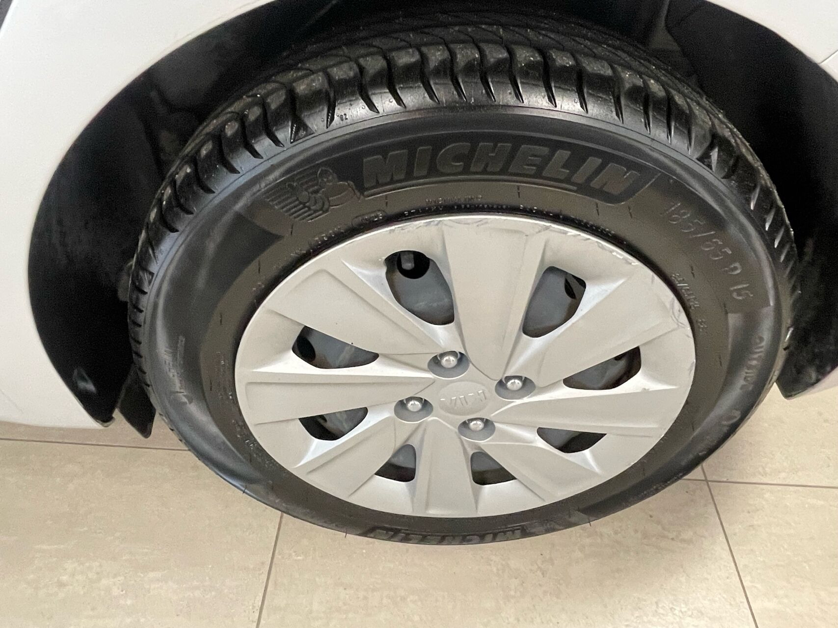 Sølv Kia Rio fra 2020