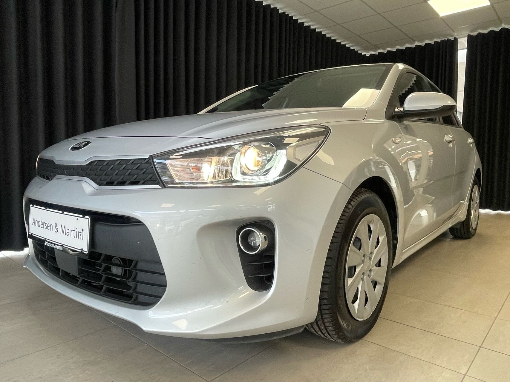 Sølv Kia Rio fra 2020