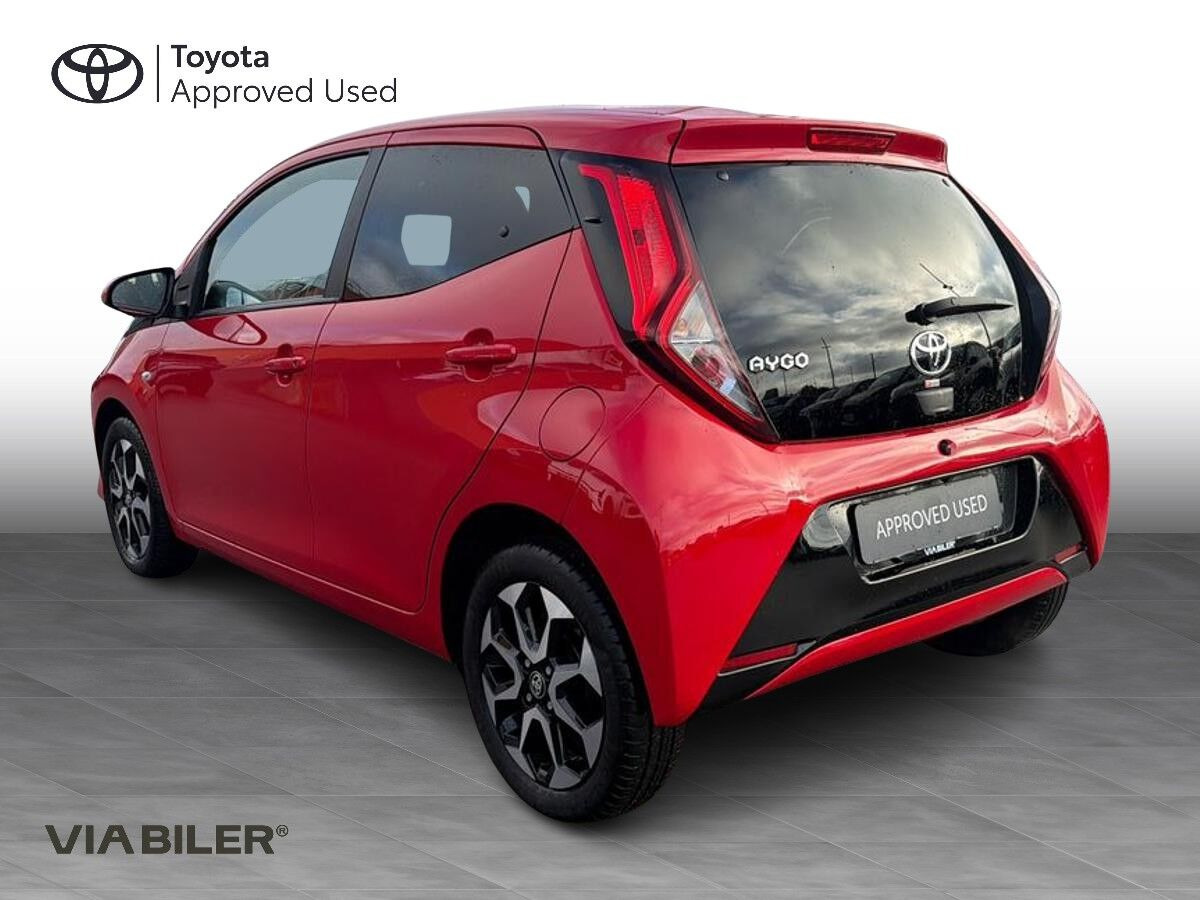 Rød Toyota Aygo fra 2021