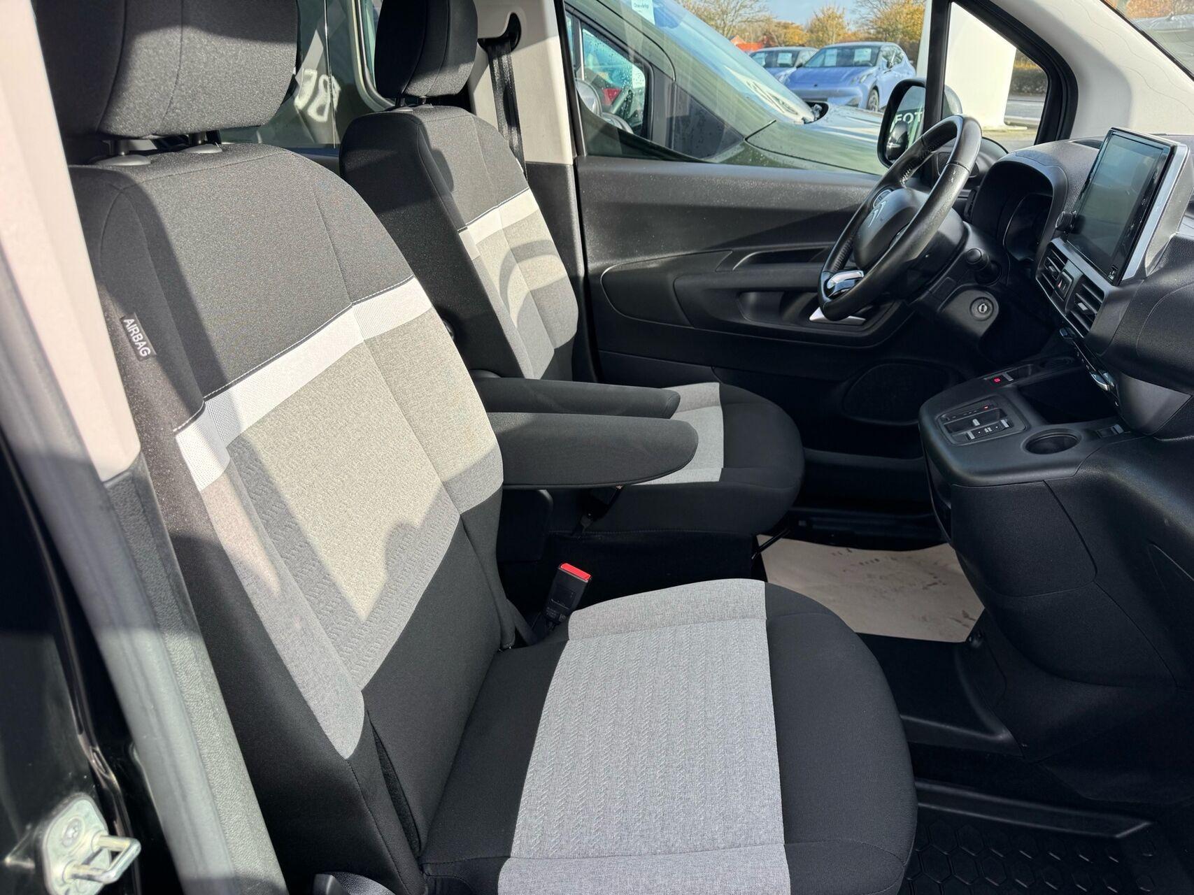 Sort Citroën ë-Berlingo fra 2023