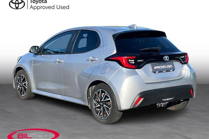 Sølv Toyota Yaris fra 2021
