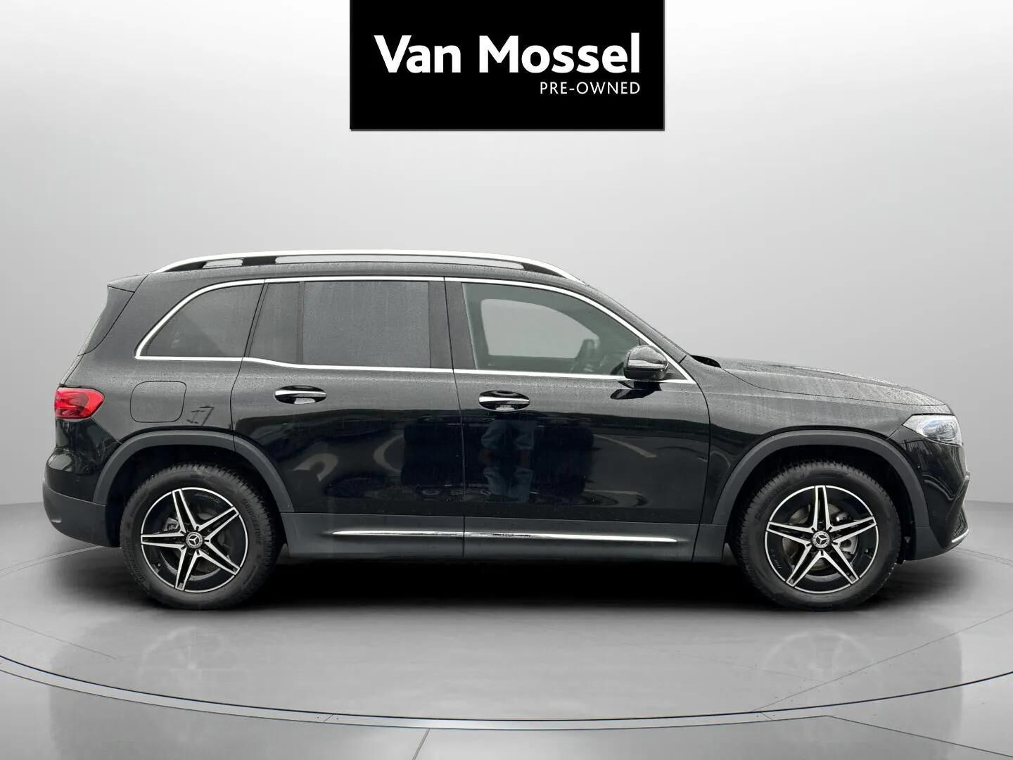 Sort Mercedes EQB250+ fra 2026
