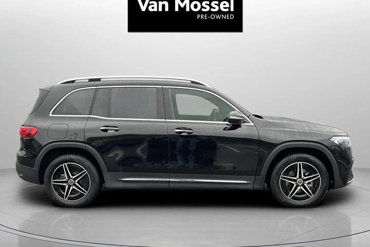 Sort Mercedes EQB250+ fra 2026