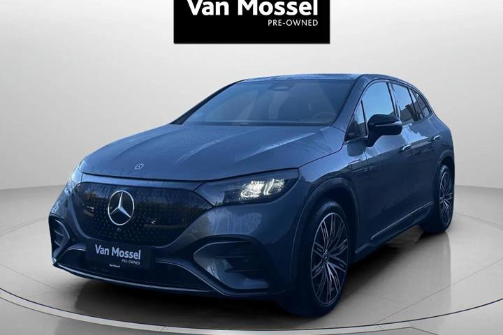 Grå Mercedes EQE350 fra 2025