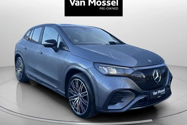 Grå Mercedes EQE350 fra 2025