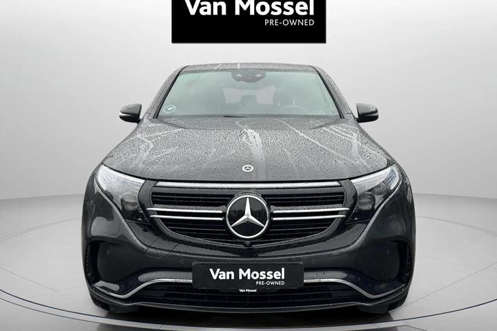 Grå Mercedes EQC fra 2022