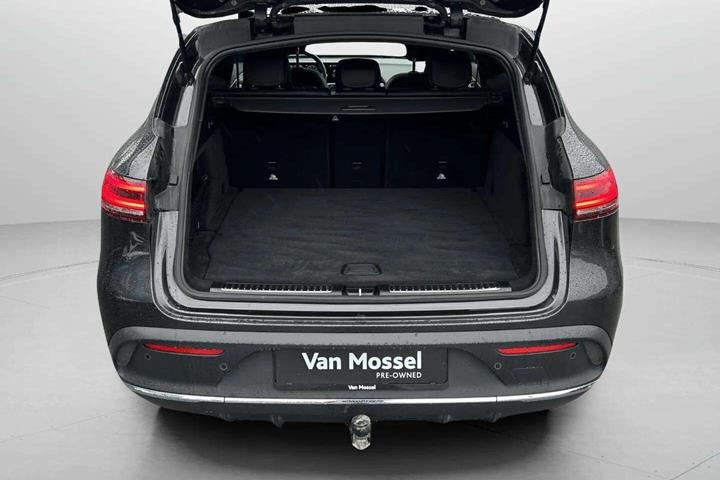 Grå Mercedes EQC fra 2022