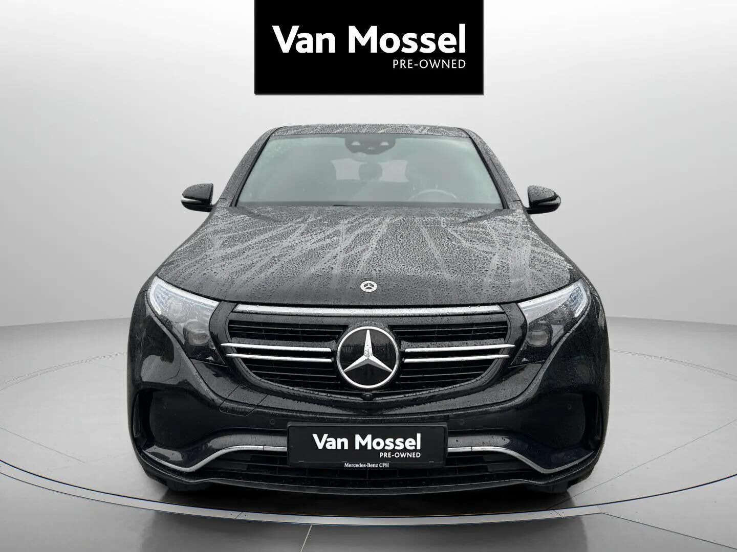 Sort Mercedes EQC400 fra 2023