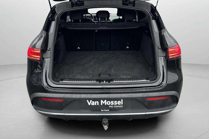 Sort Mercedes EQC400 fra 2023