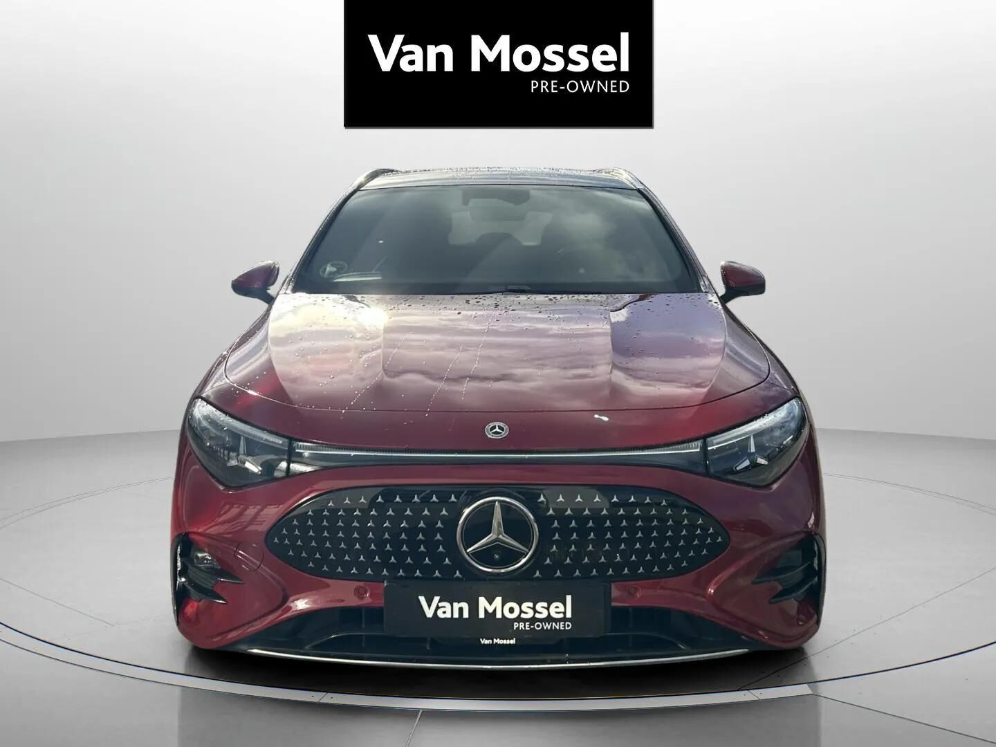 Rød Mercedes CLA250+ fra 2026