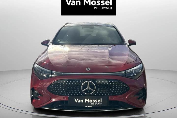 Rød Mercedes CLA250+ fra 2026