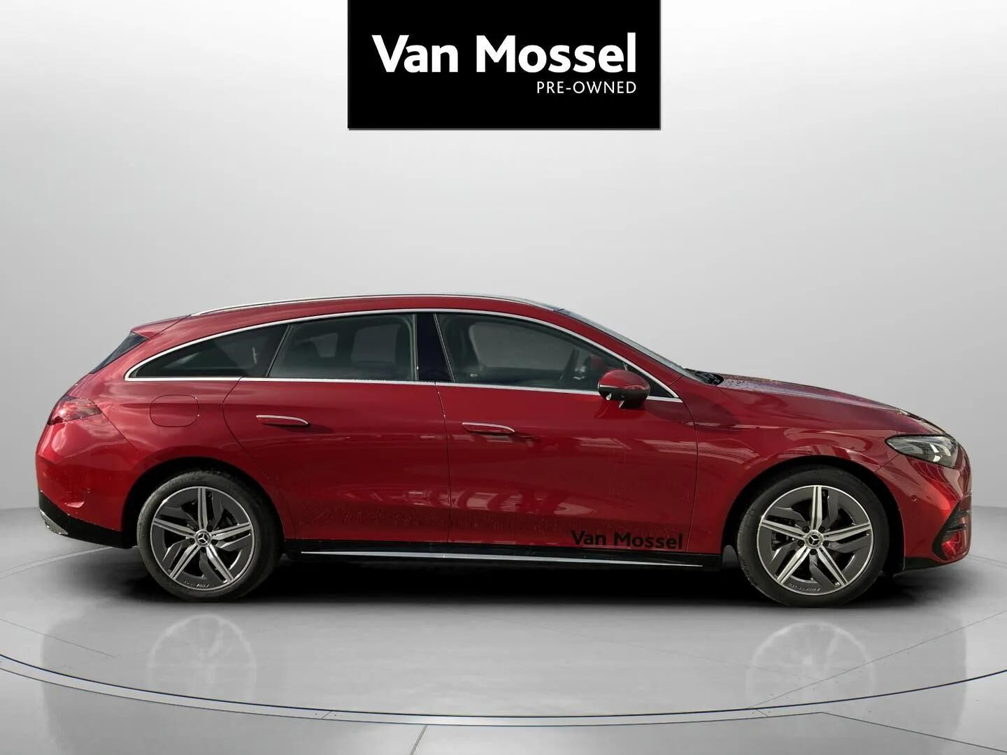 Rød Mercedes CLA250+ fra 2026