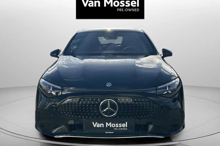 Sort Mercedes CLA250+ fra 2025