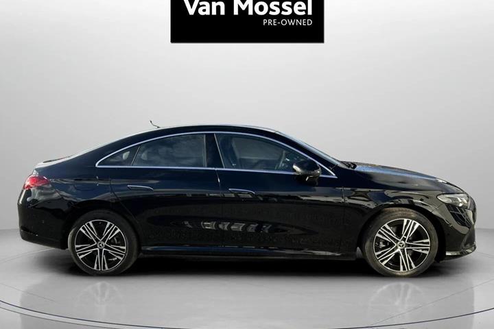 Sort Mercedes CLA250+ fra 2025