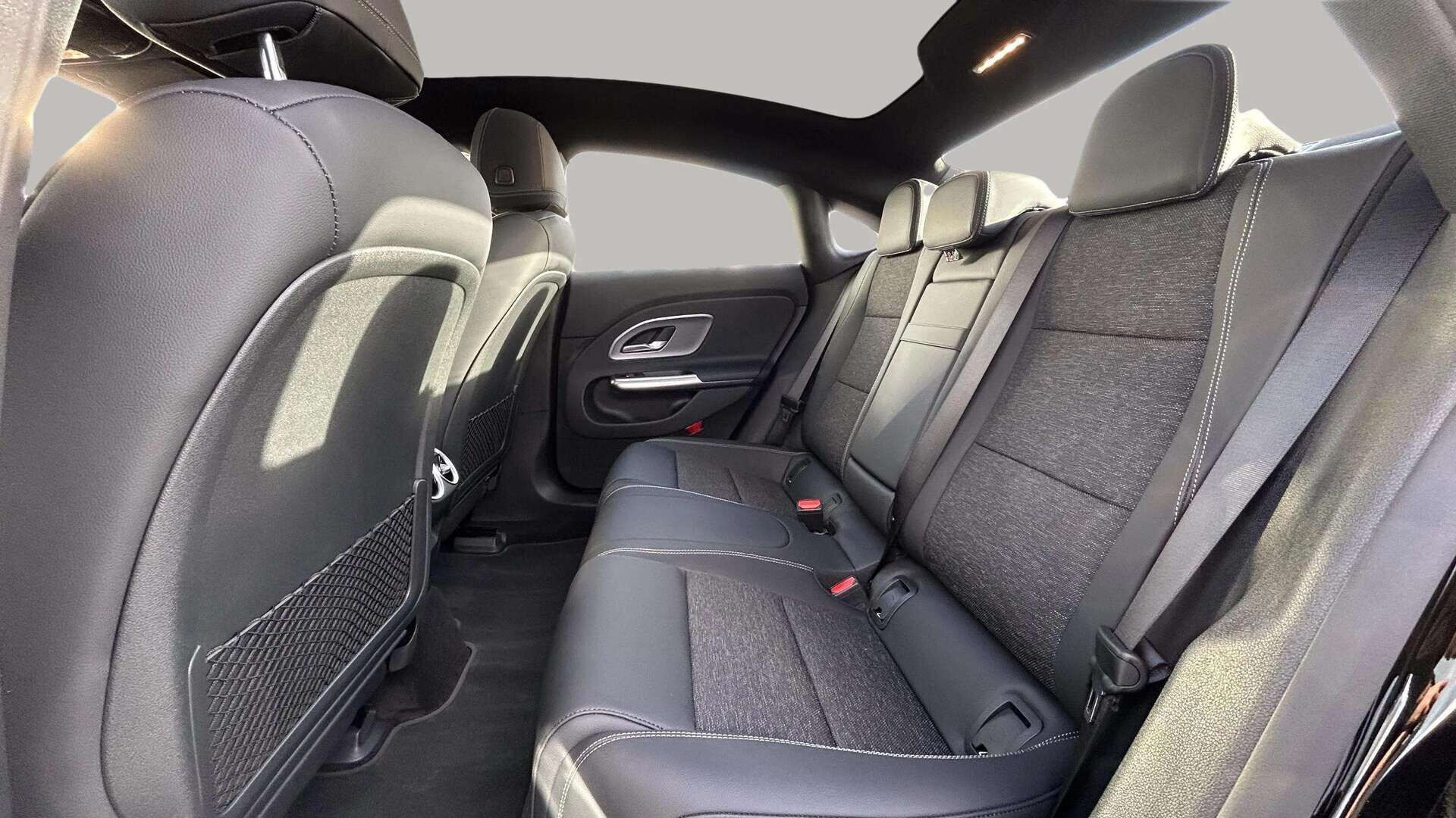 Sort Mercedes CLA250+ fra 2025