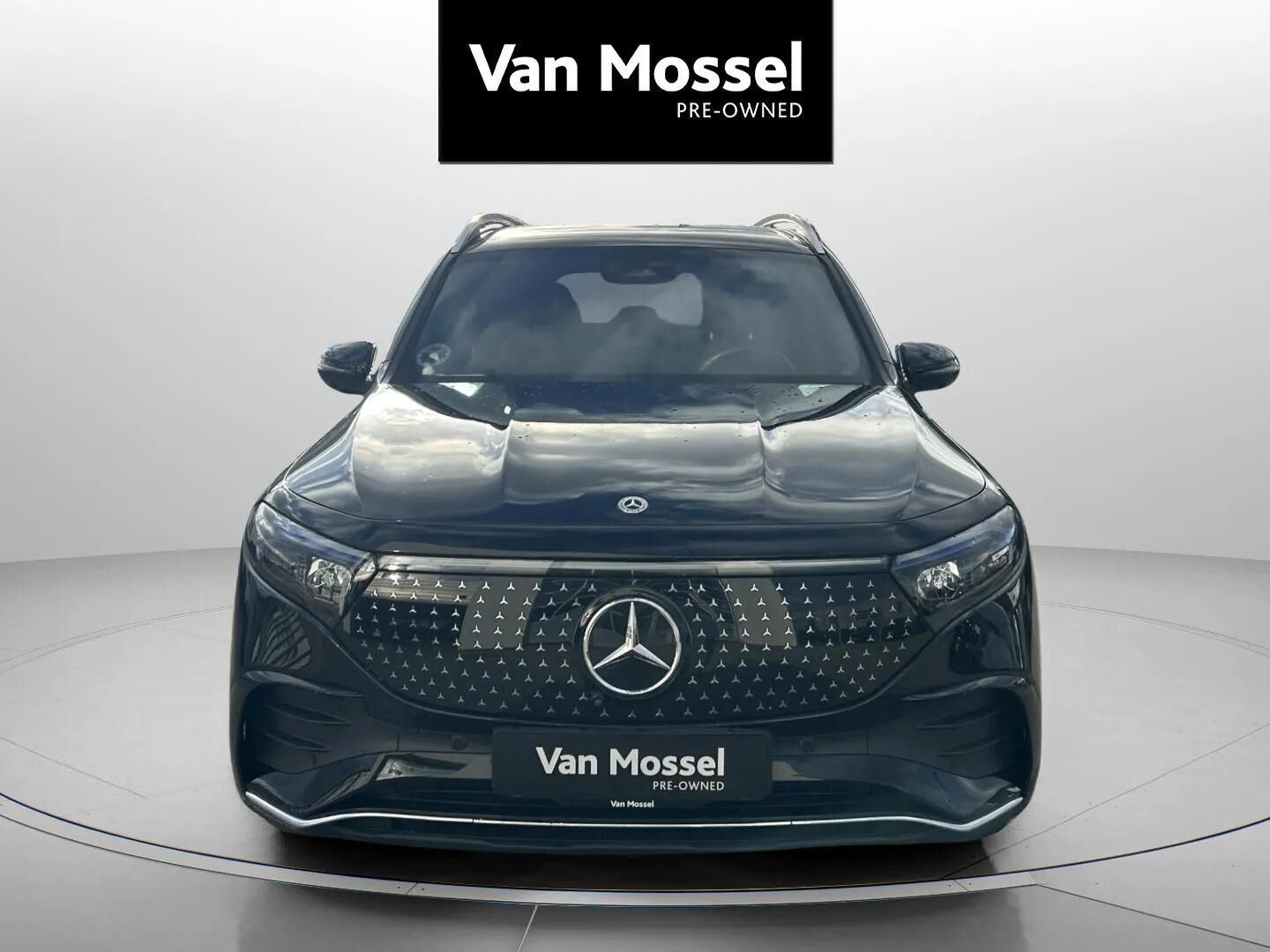 Sort Mercedes EQB250+ fra 2025