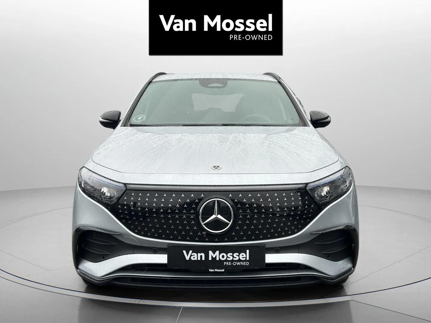 Sølv Mercedes EQA250+ fra 2025