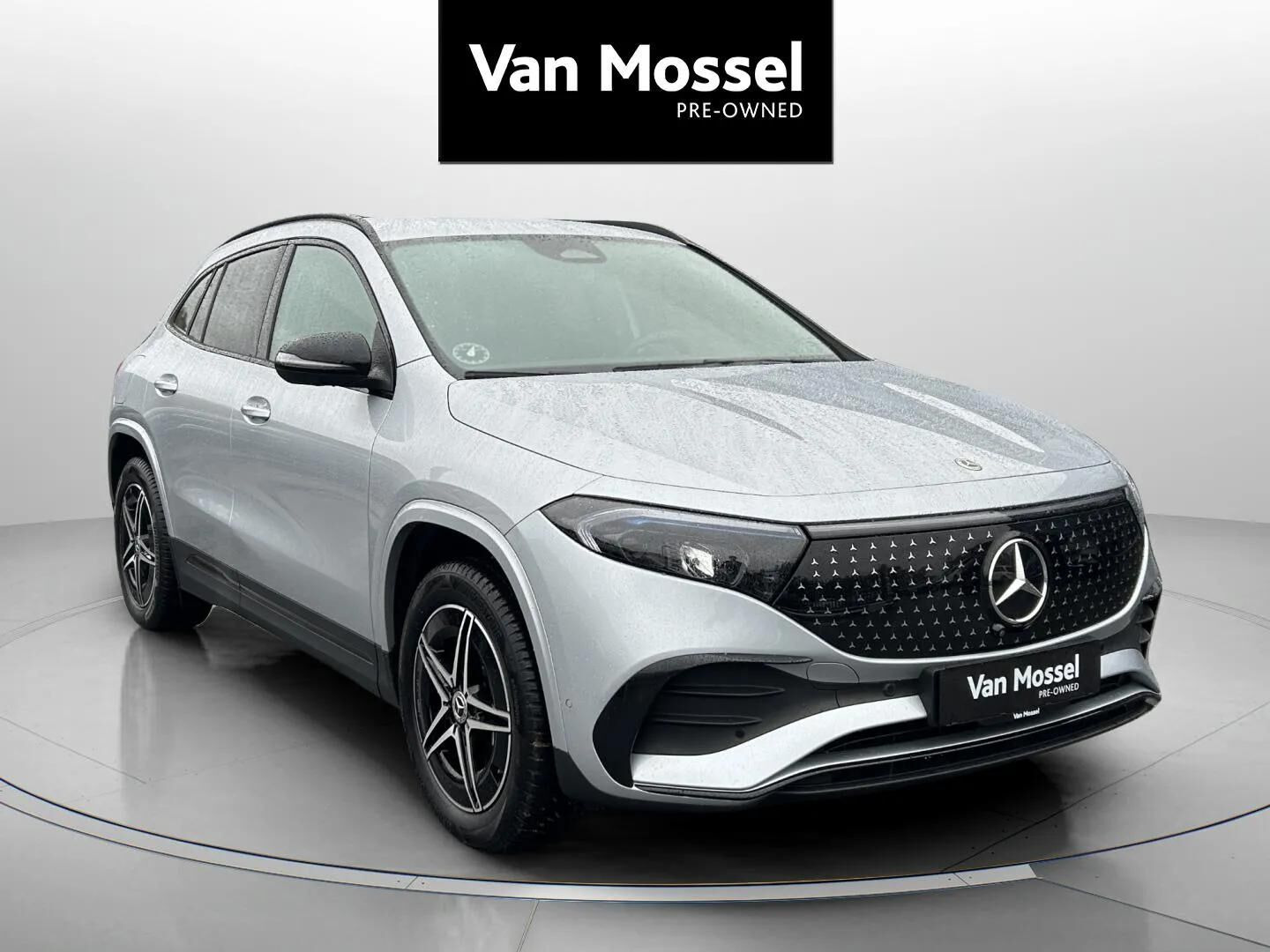 Sølv Mercedes EQA250+ fra 2025