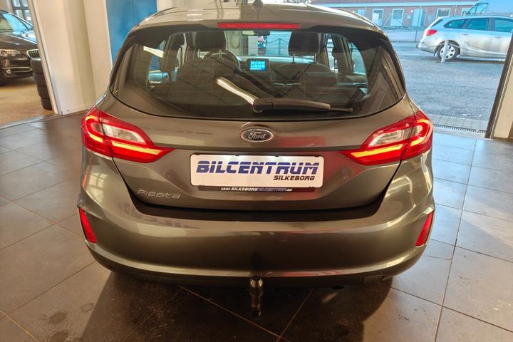 Grå Ford Fiesta fra 2017