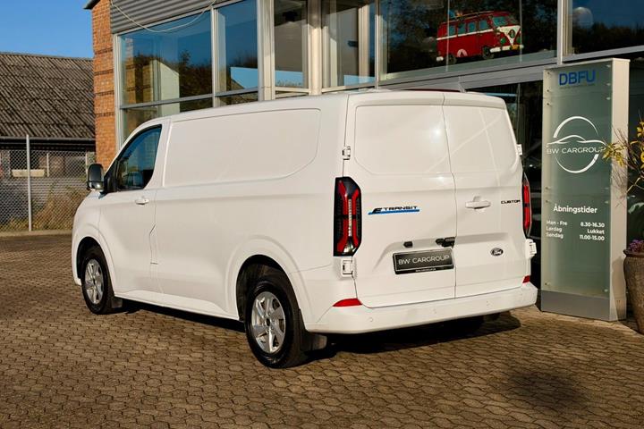 Hvid Ford E-Transit Custom Kombi 320 L1 fra 2025 set udefra