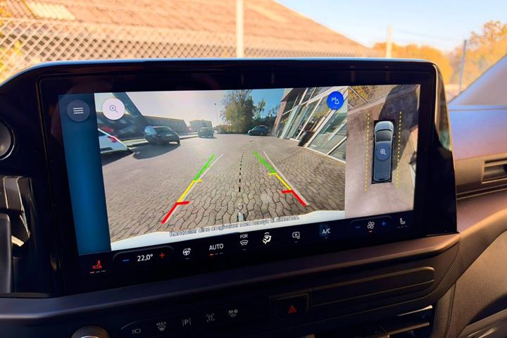 Hvid Ford E-Transit Custom Kombi 320 L1 fra 2025