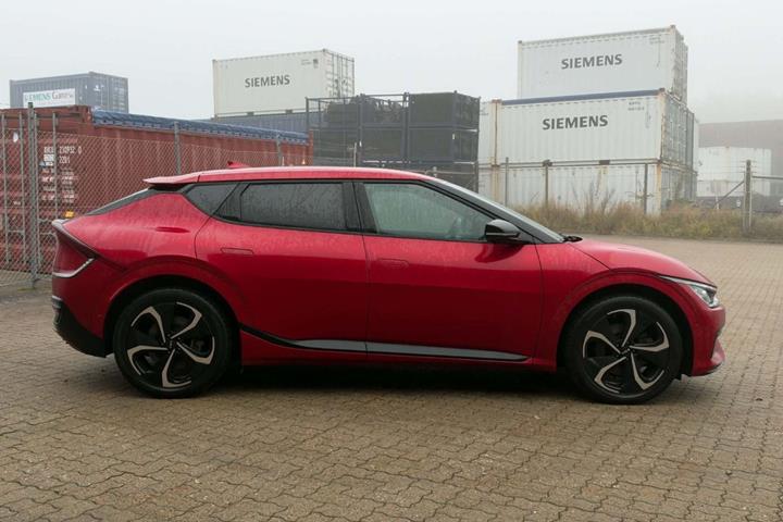 Grå Kia EV6 fra 2021