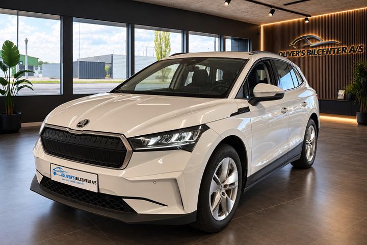 Hvid Skoda Enyaq fra 2023