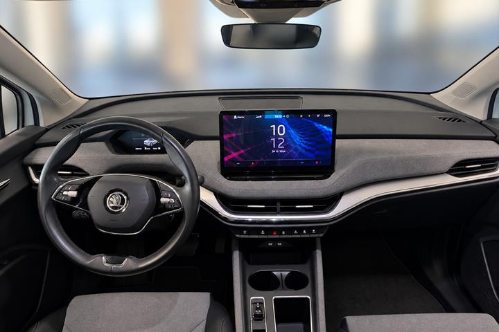 Hvid Skoda Enyaq fra 2023