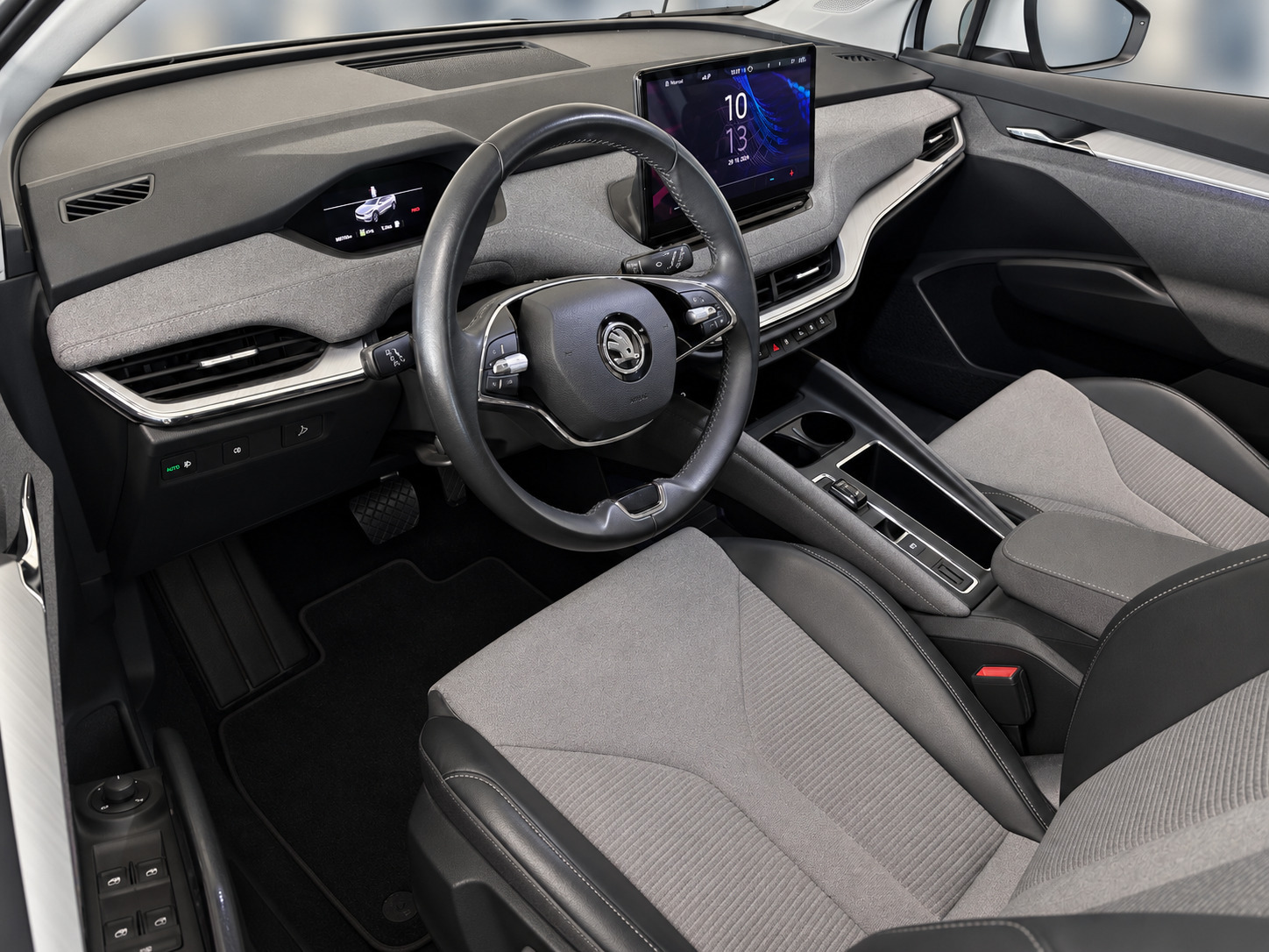 Hvid Skoda Enyaq fra 2023