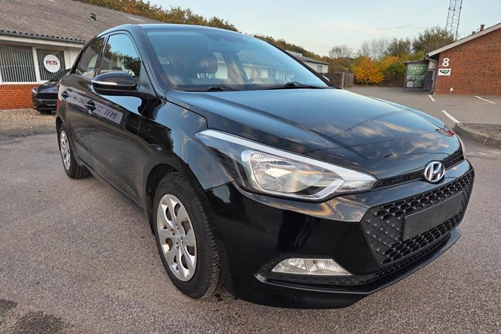 Sort Hyundai i20 fra 2016