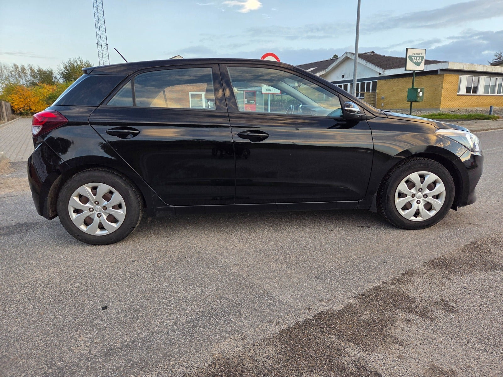 Sort Hyundai i20 fra 2016