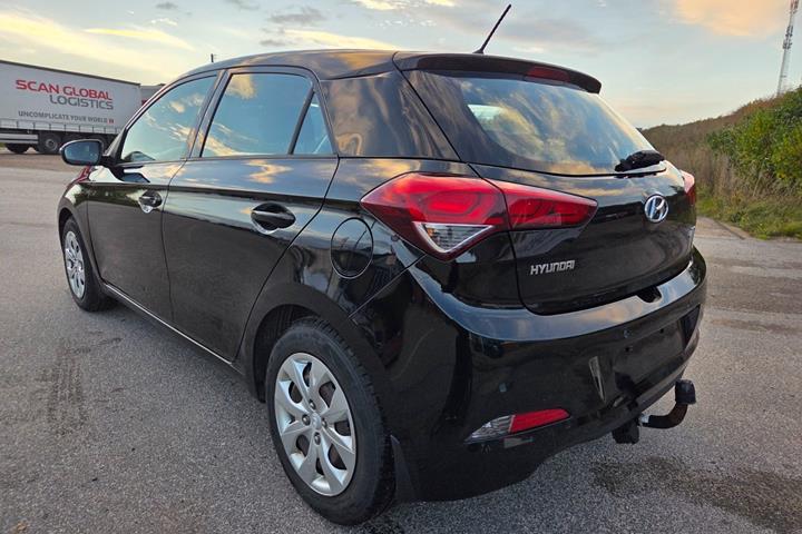 Sort Hyundai i20 fra 2016