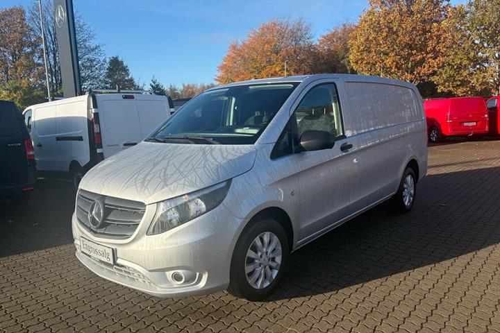 Sølv Mercedes Vito 114 fra 2021