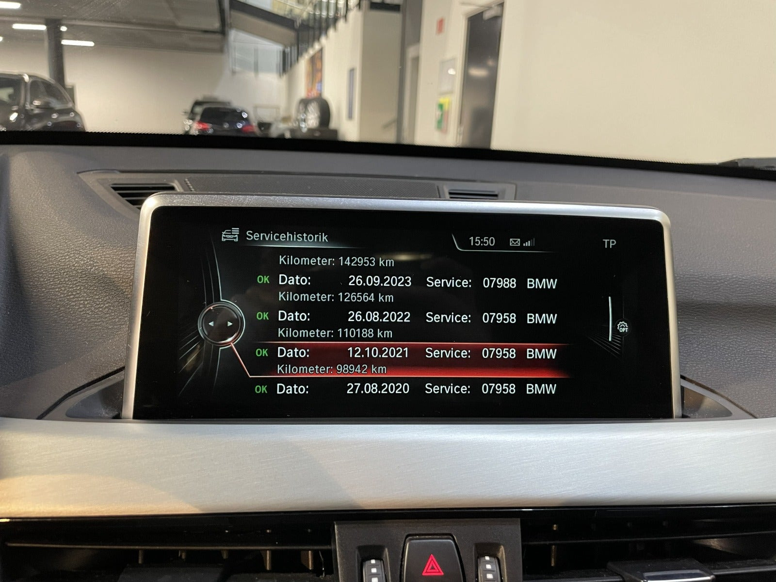 Hvid BMW X1 fra 2016