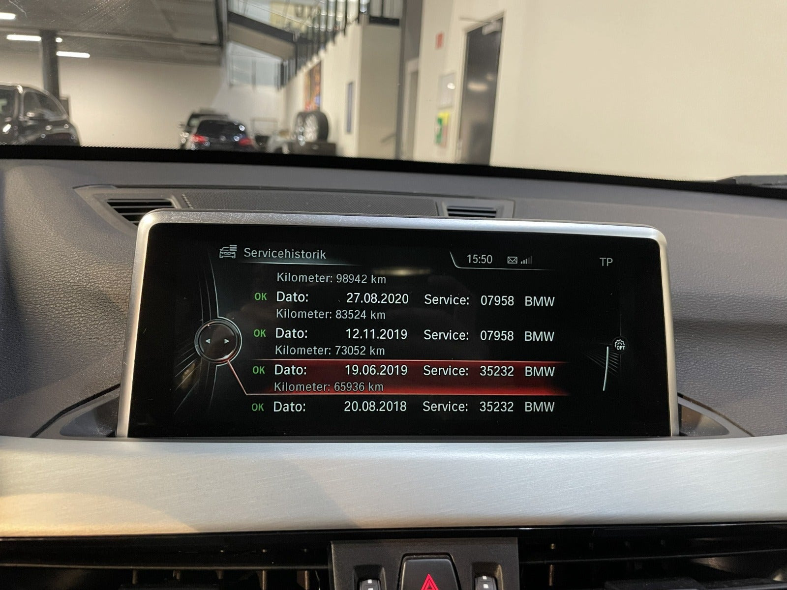 Hvid BMW X1 fra 2016