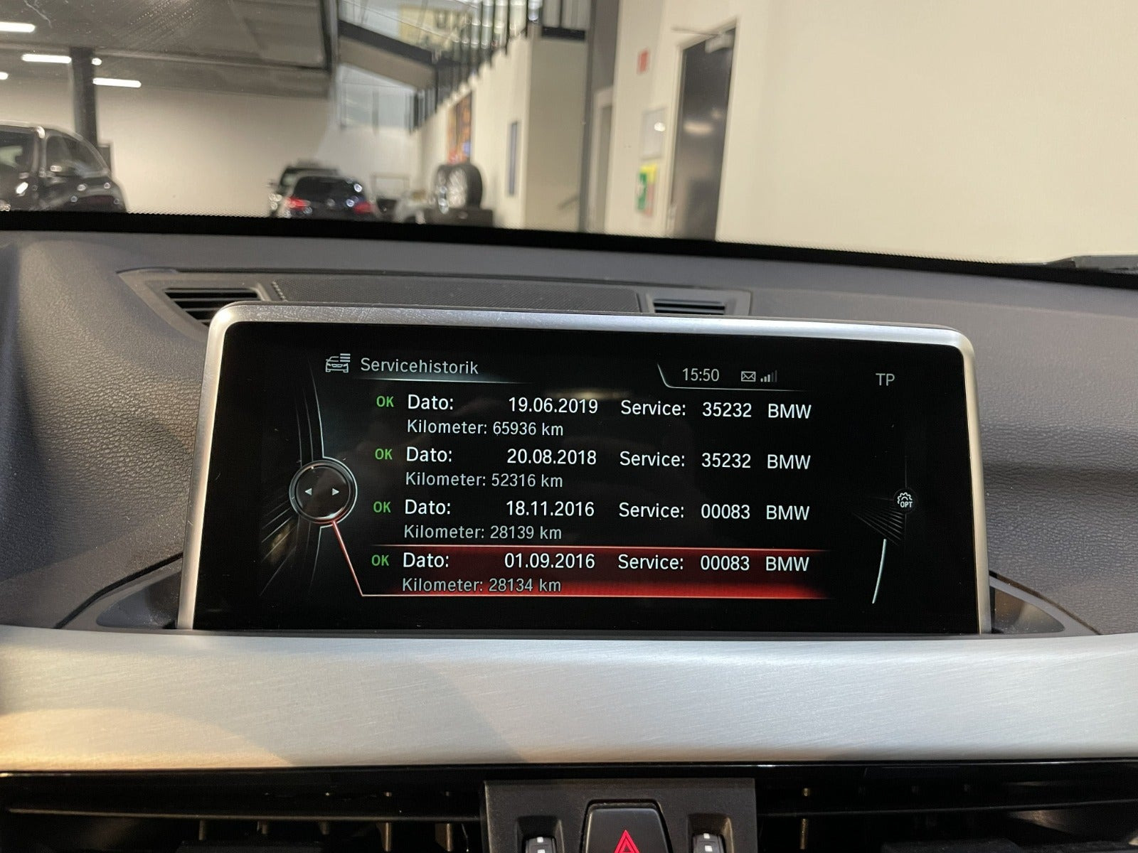Hvid BMW X1 fra 2016