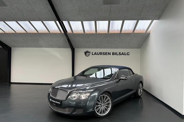 Grå Bentley Continental GTC fra 2009