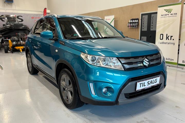Turquoise Suzuki Vitara fra 2015