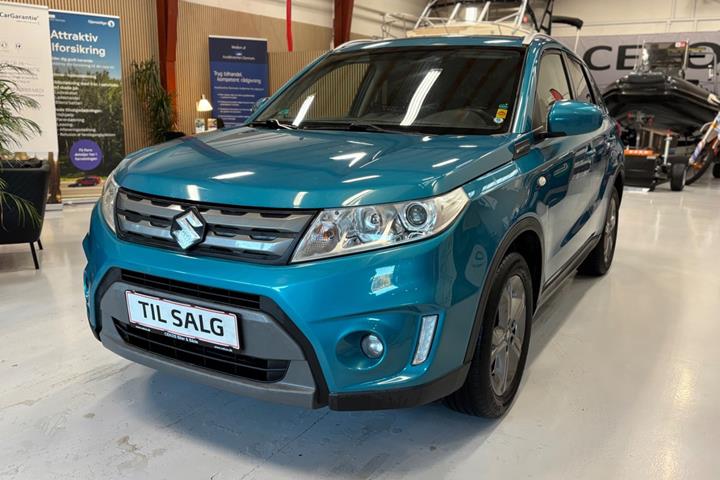 Turquoise Suzuki Vitara fra 2015